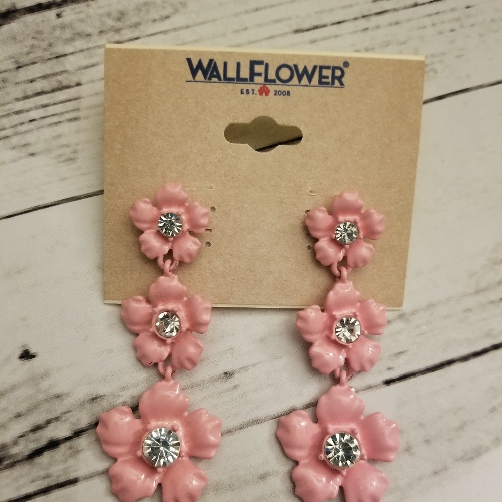 Layered pink flower post dangle earrings nwt